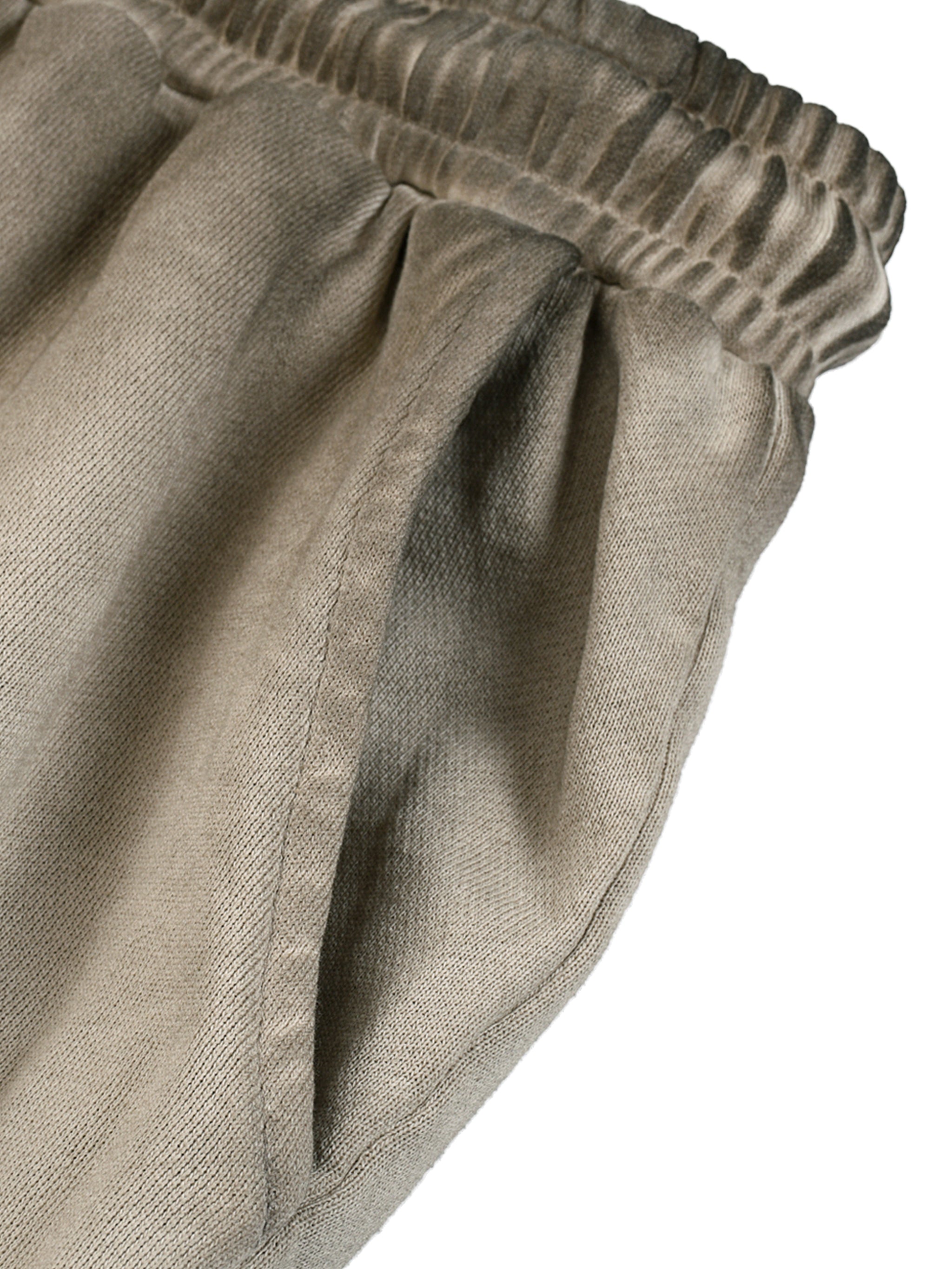 REVERSE DYE SWEATSHORT